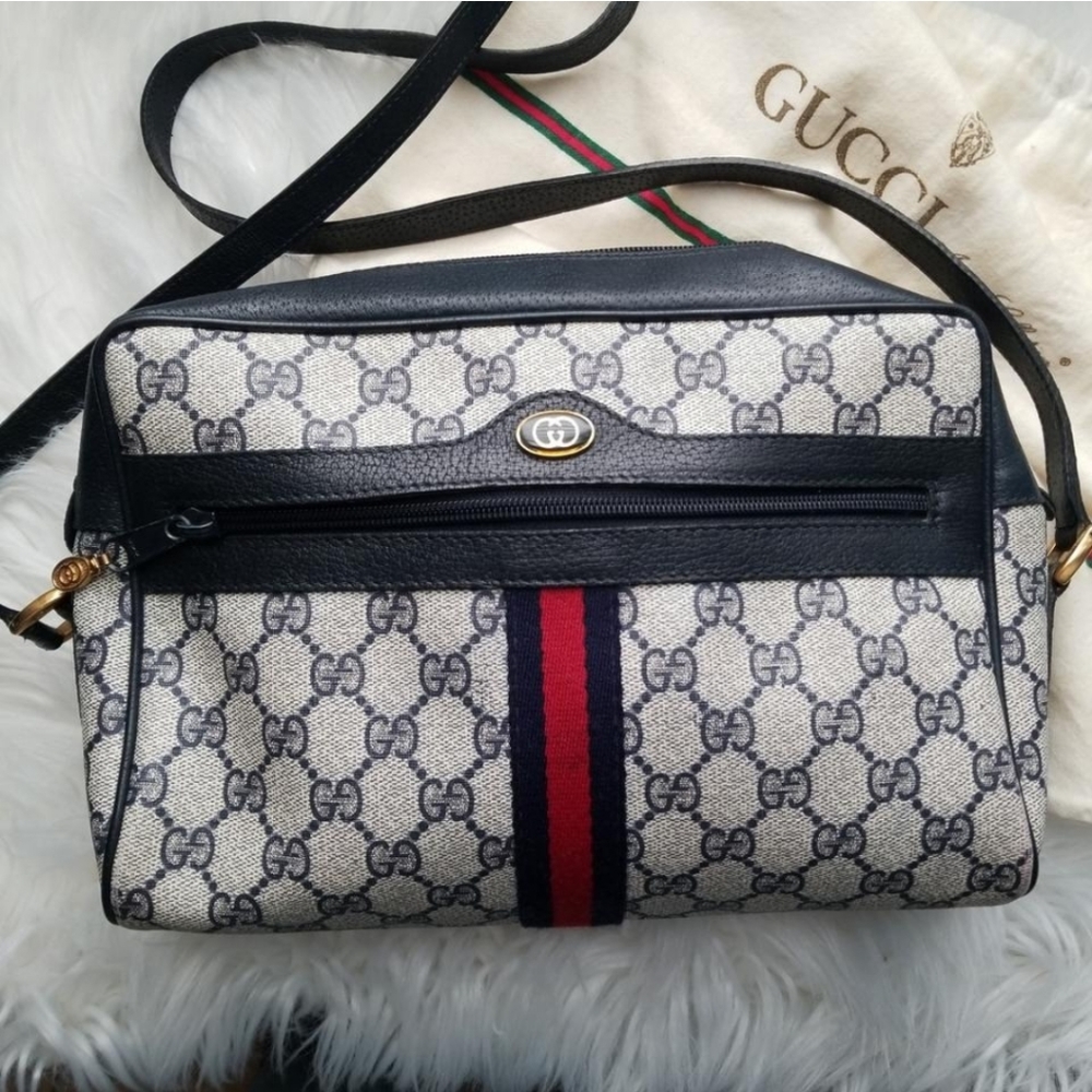 Authentic Vintage Gucci Camera Shoulder Bag - Picture 3 of 12